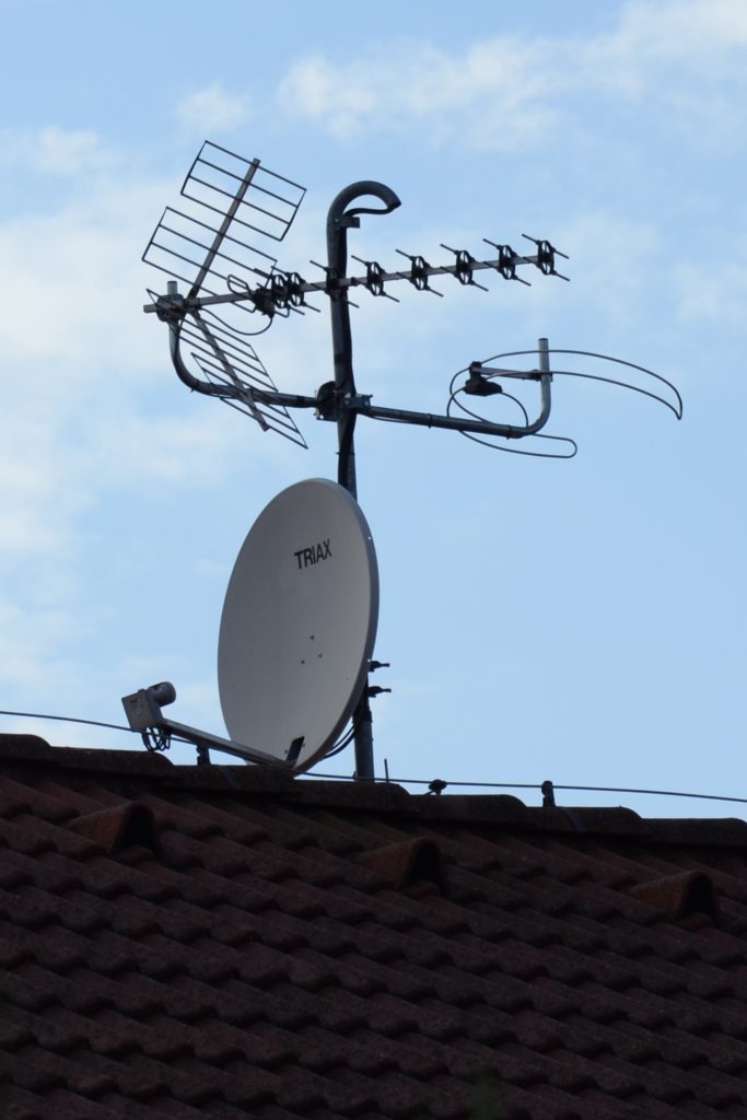 Anténní systém DVB-T/T2/S/S2/VKV/FM rodinného domu